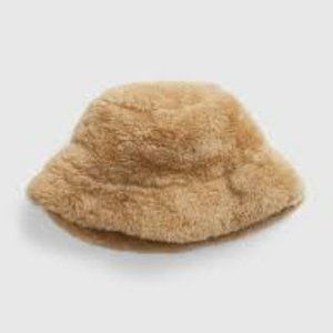 Gap Baby Sherpa Bucket Hat